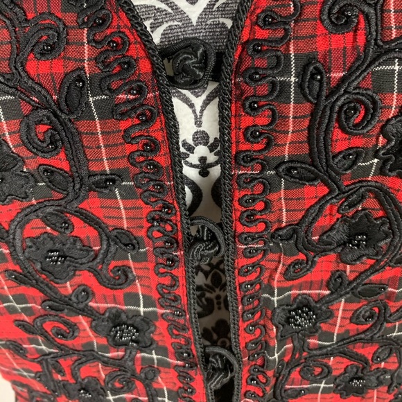 Sarah Elizabeth Red and Black Plaid Vest Size 12 - Picture 6 of 10